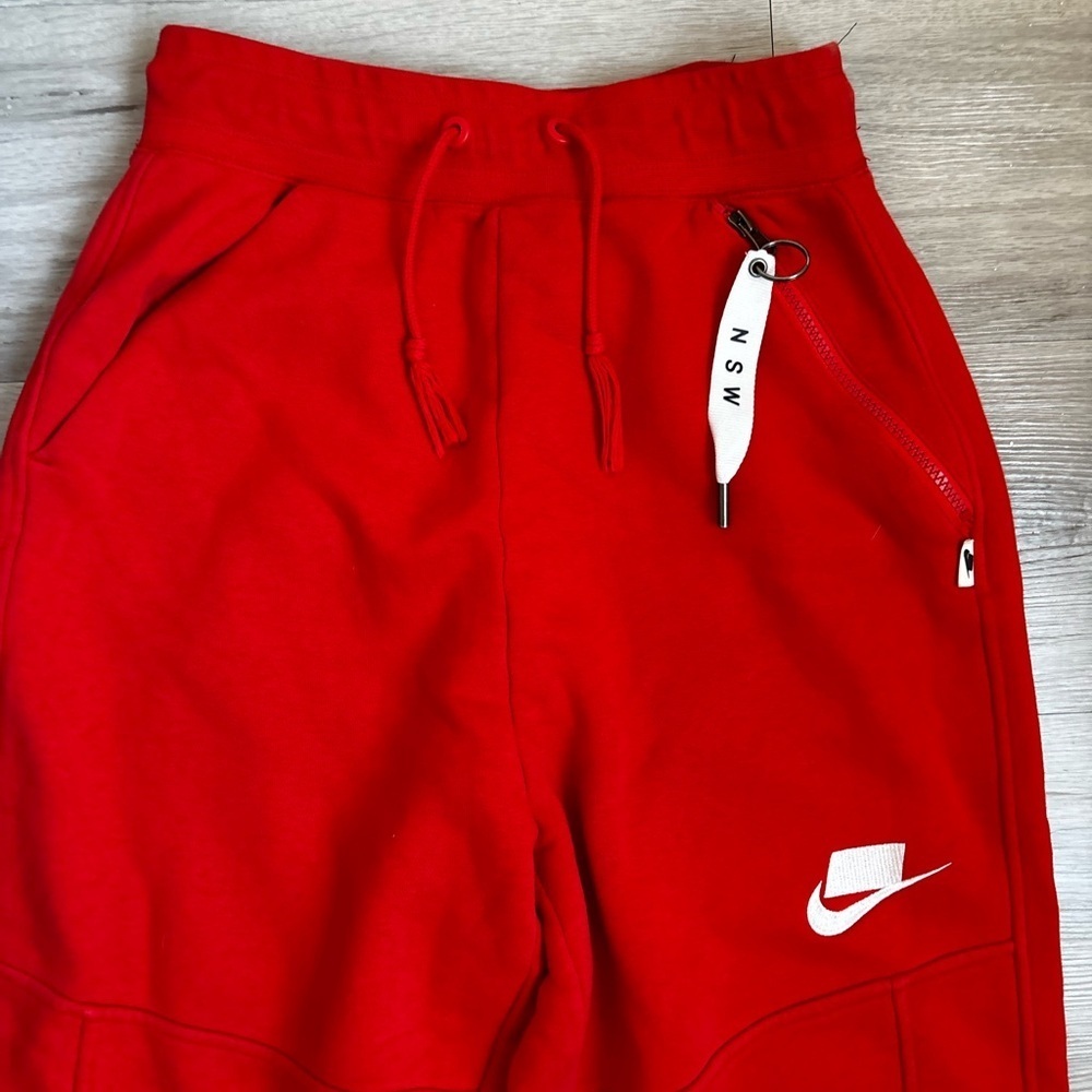 Nike women’s joggers size smalll